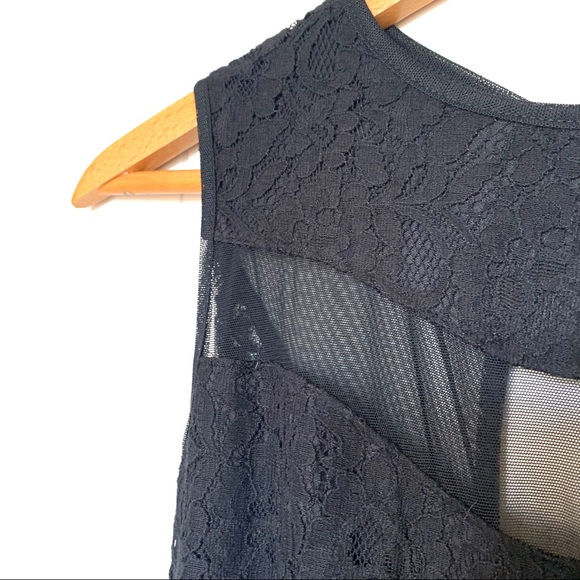 GUESS Mixed-lace Romper MAXI - Picture 6 of 7